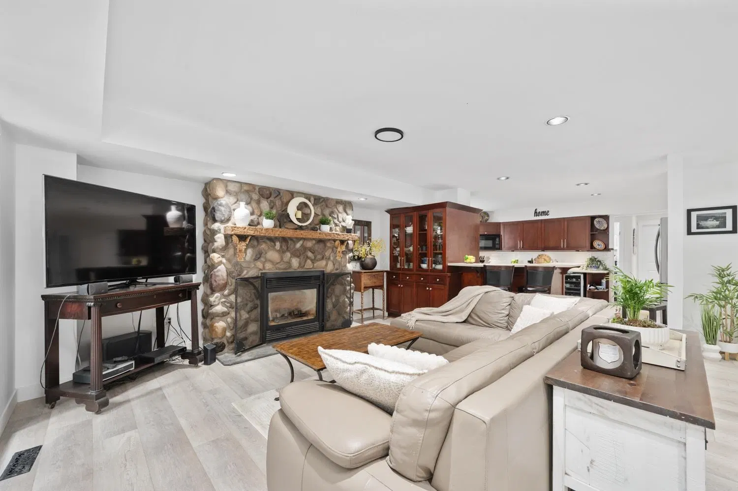 Photo 4 of 40 at 22186 124th Avenue
