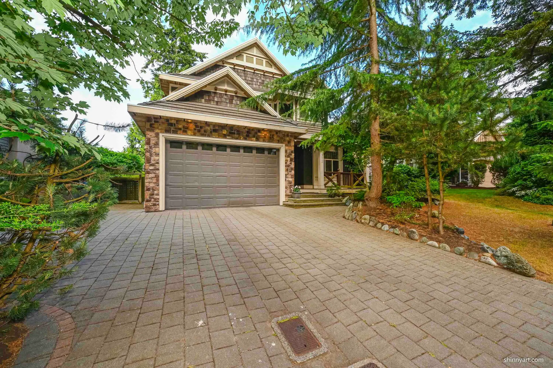 Photo 3 of 40 at 2492 148 Street