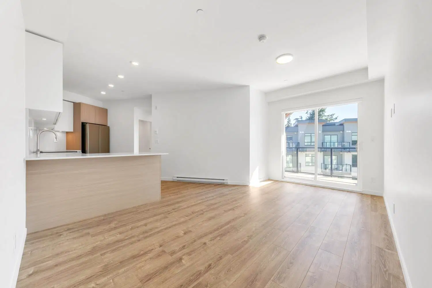 #618 – 13968 Laurel Drive