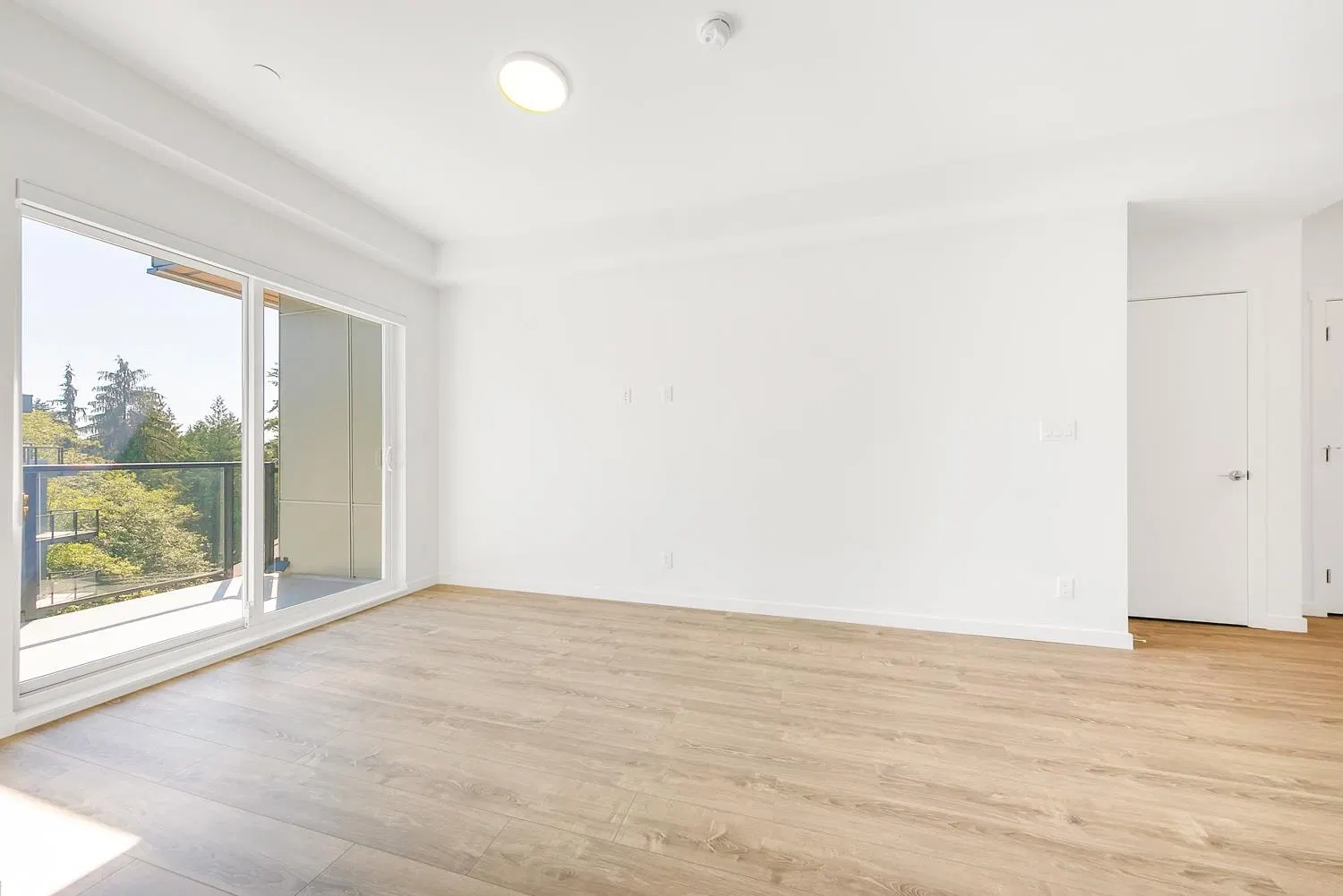 Photo 2 of 18 at #618 – 13968 Laurel Drive