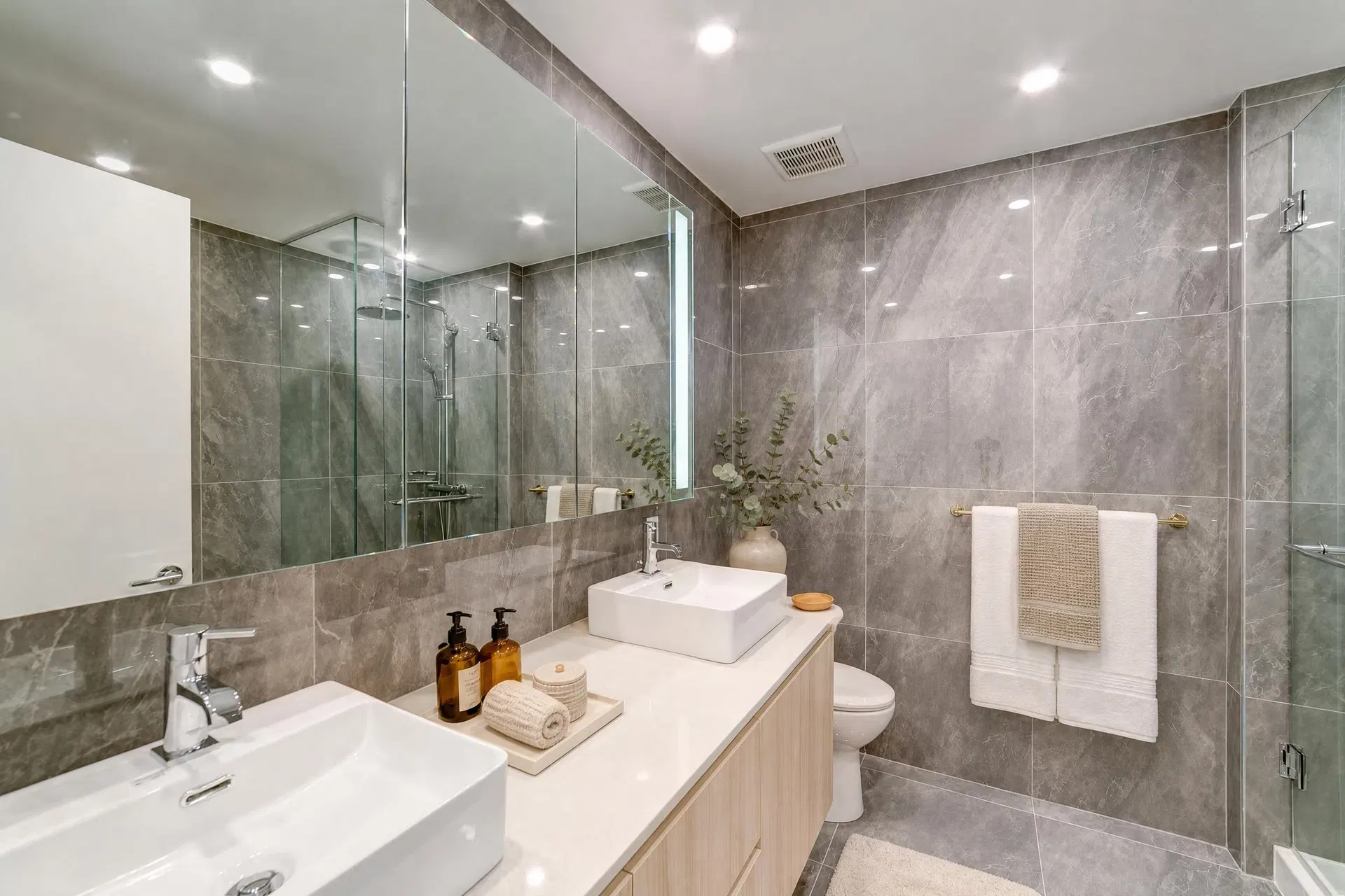 Photo 5 of 40 at #1405 – 5333 Goring Street