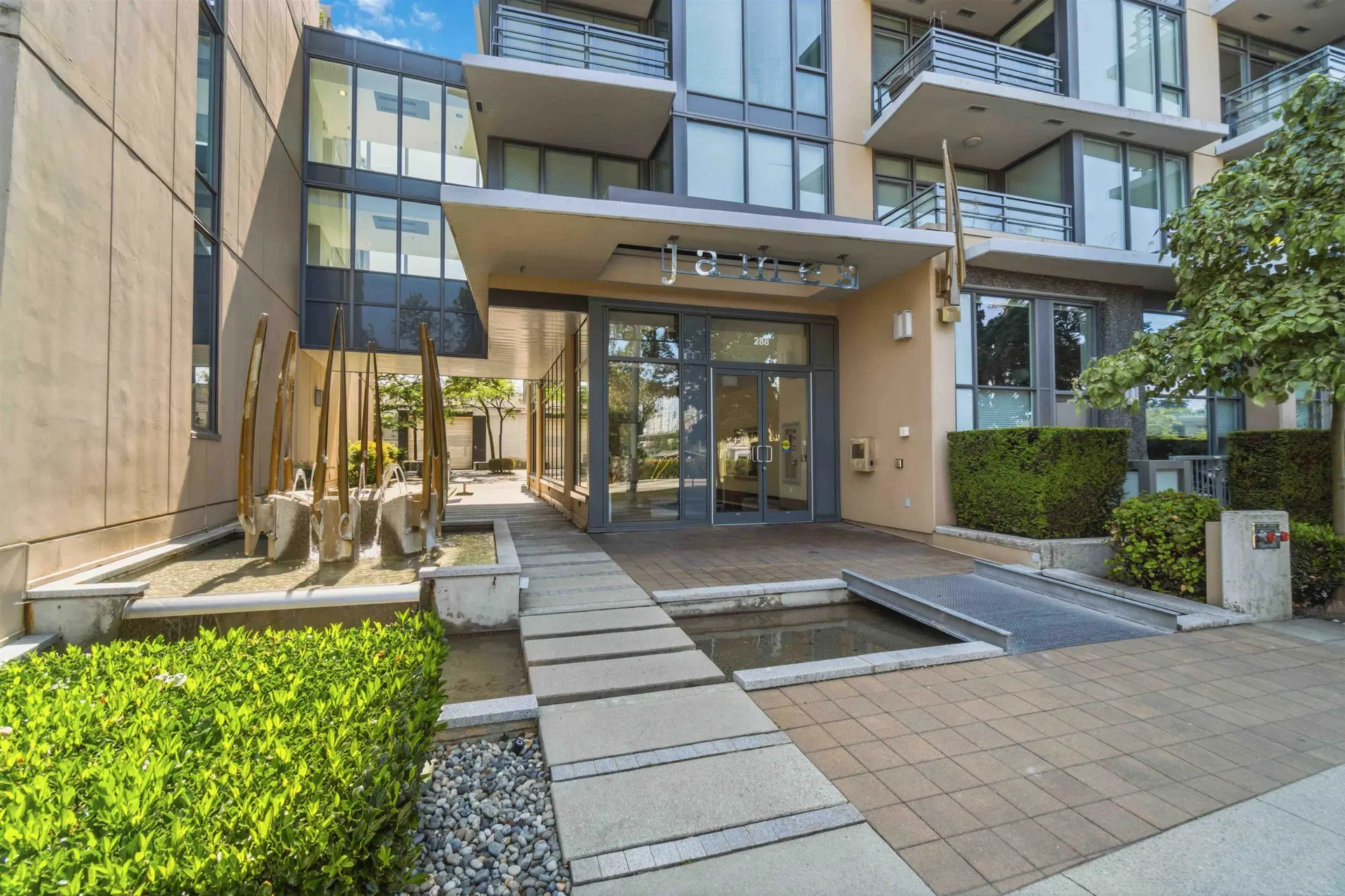 Photo 2 of 36 at #808 – 288 W 1st Avenue