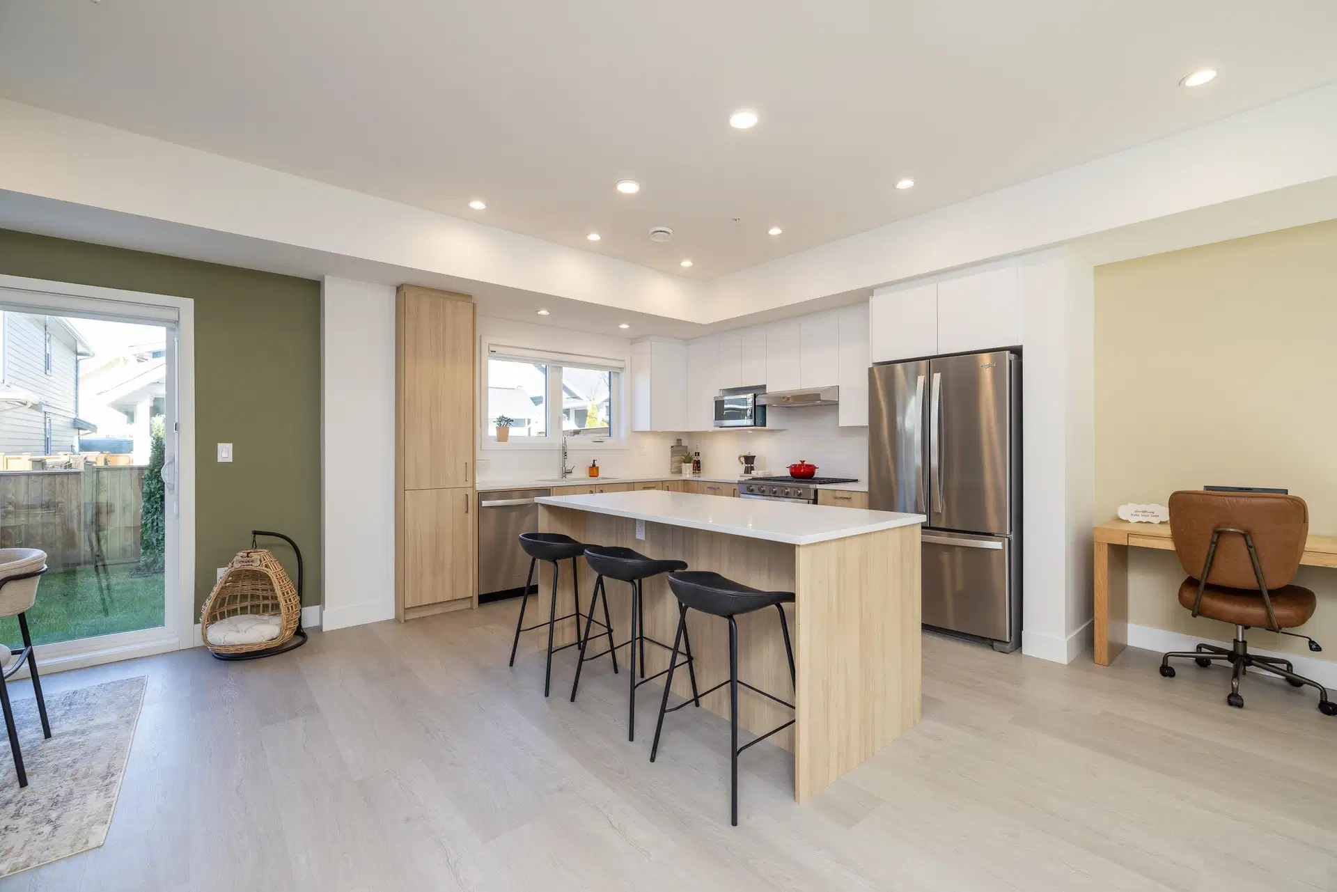 #98 – 7381 Preston Boulevard