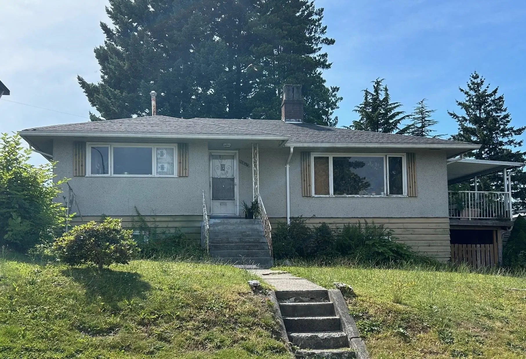 Photo 1 of 6 at 5017 Pioneer Avenue