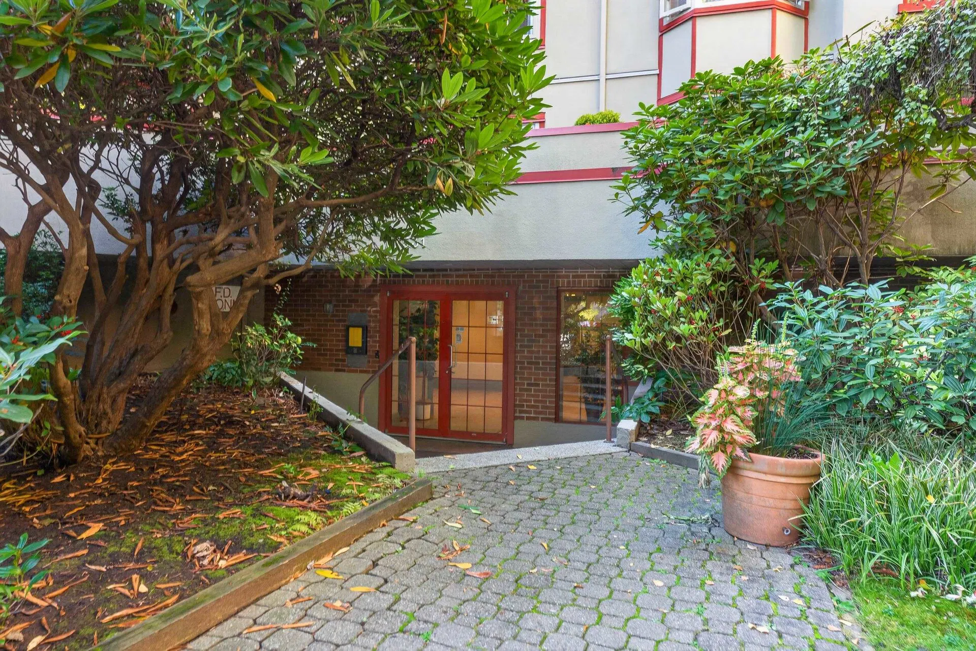 Photo 4 of 38 at #216 – 7531 Minoru Boulevard