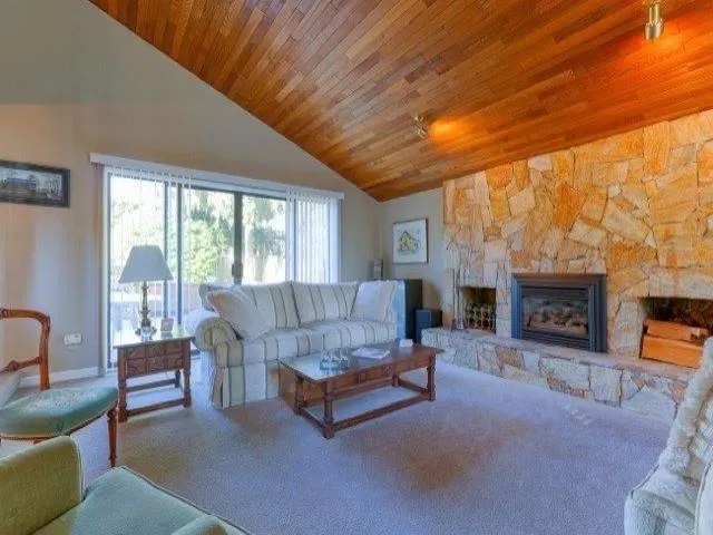 Photo 3 of 17 at 943 50b Street