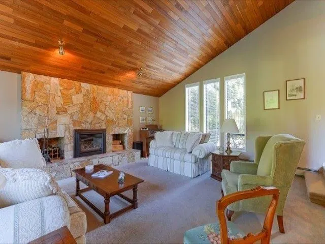 Photo 4 of 17 at 943 50b Street