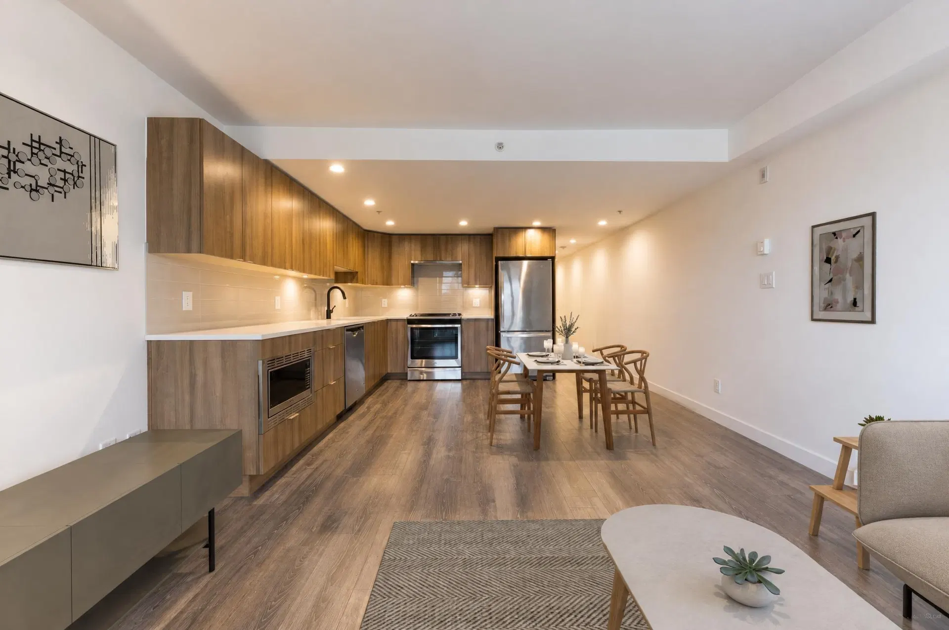 Photo 4 of 37 at #403 – 1365 Pemberton Avenue
