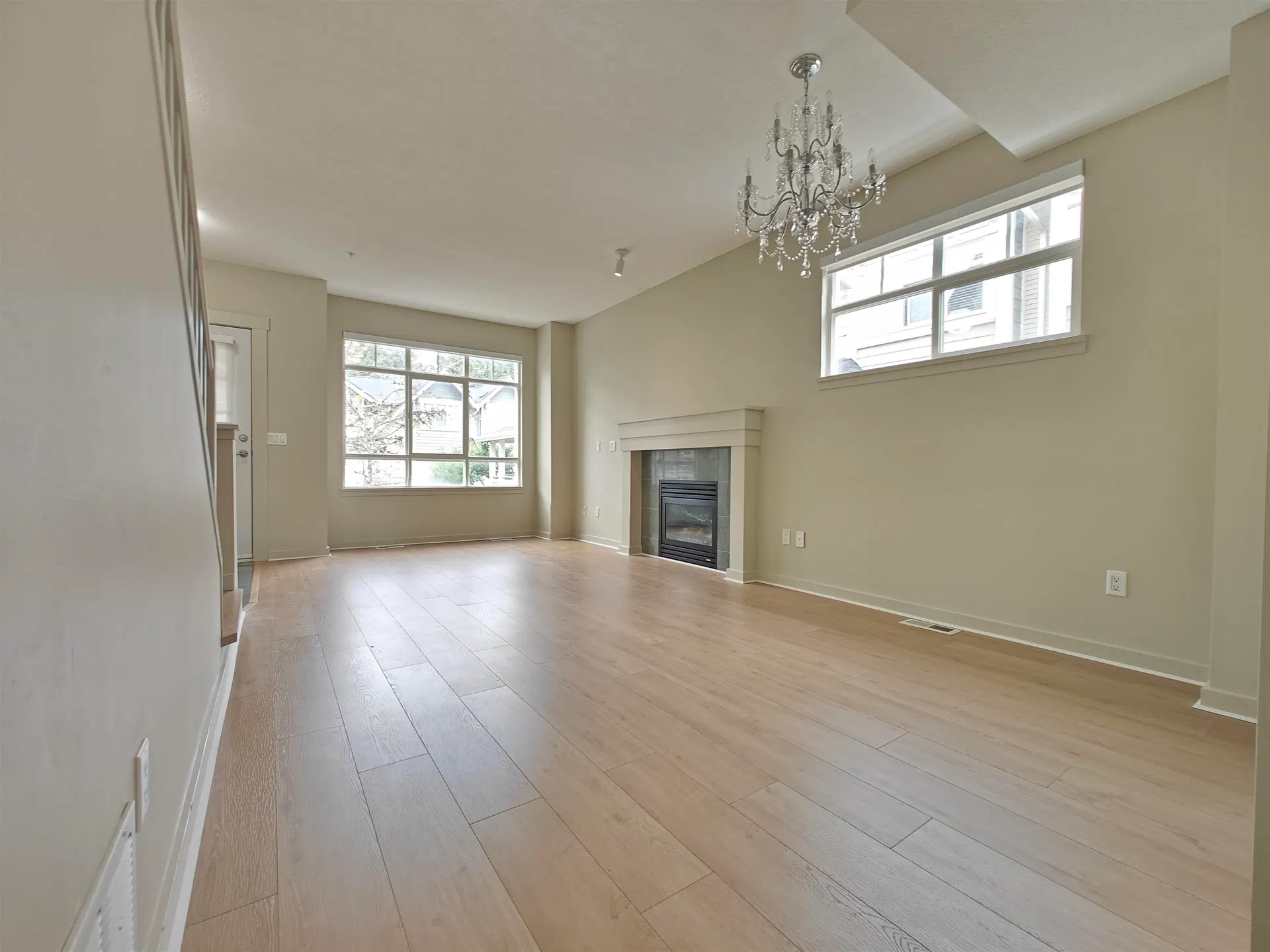 Photo 3 of 24 at 3265 Clermont Mews