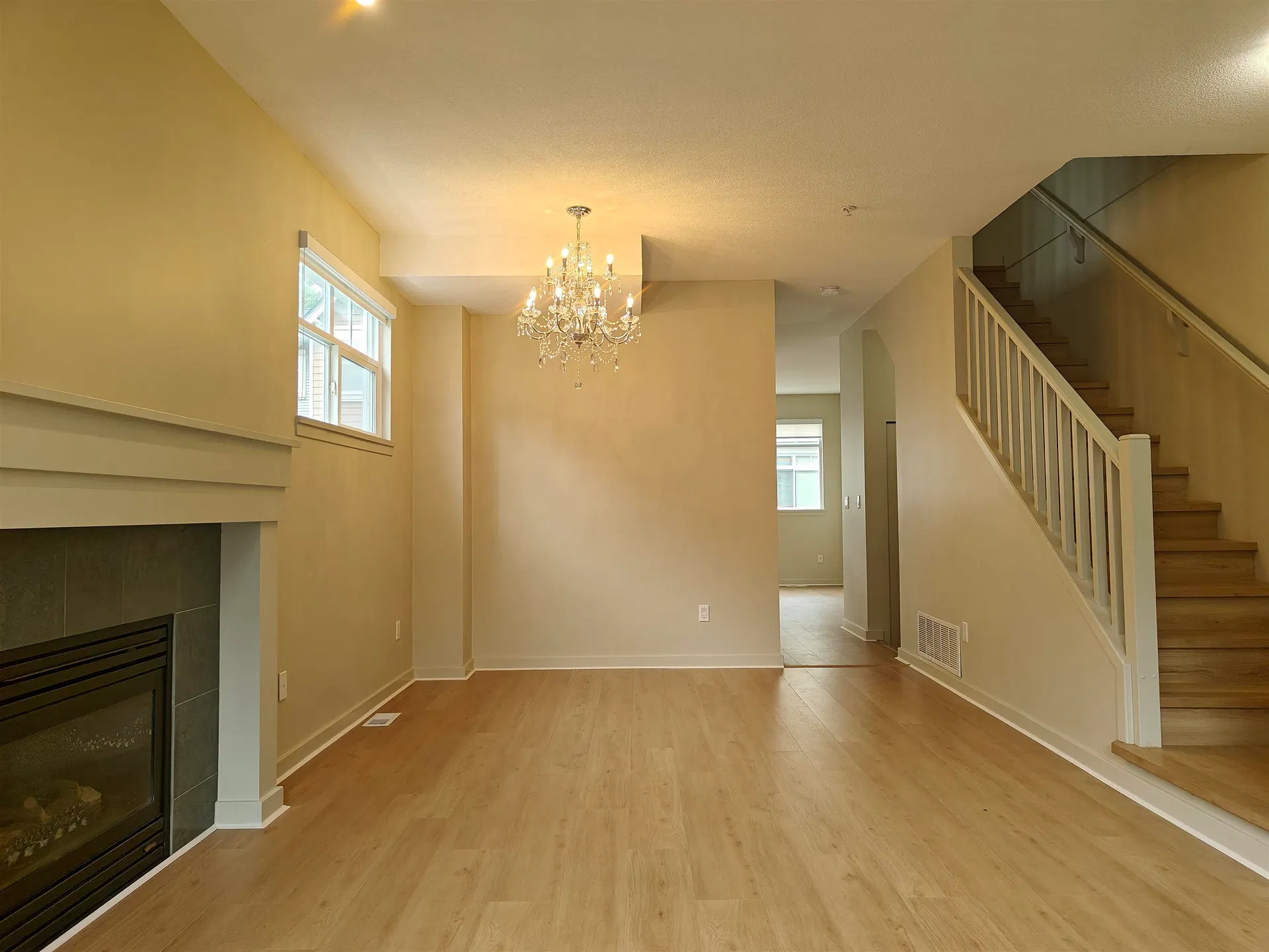 Photo 4 of 24 at 3265 Clermont Mews