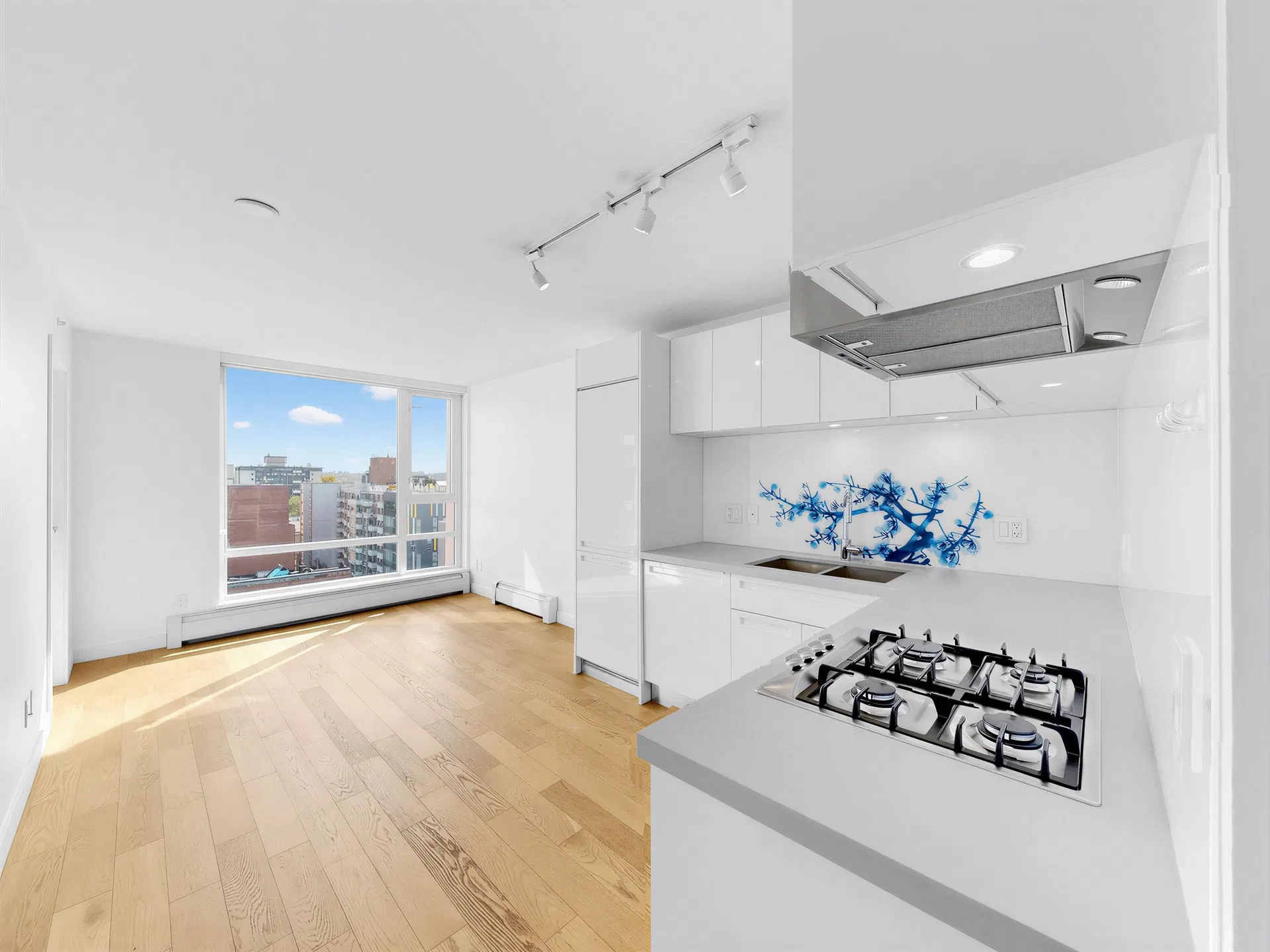 #1608 – 188 Keefer Street