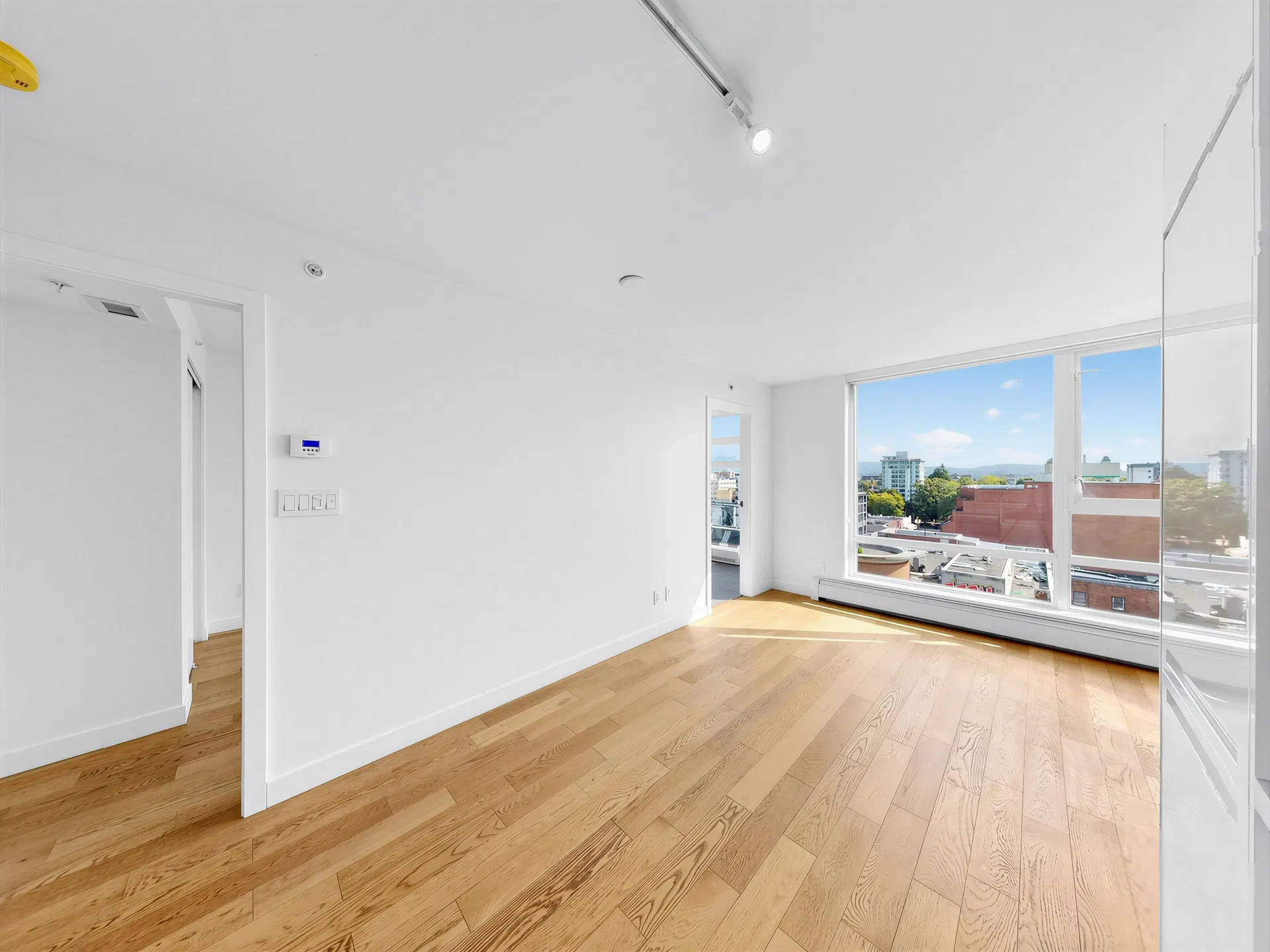 Photo 2 of 34 at #1608 – 188 Keefer Street