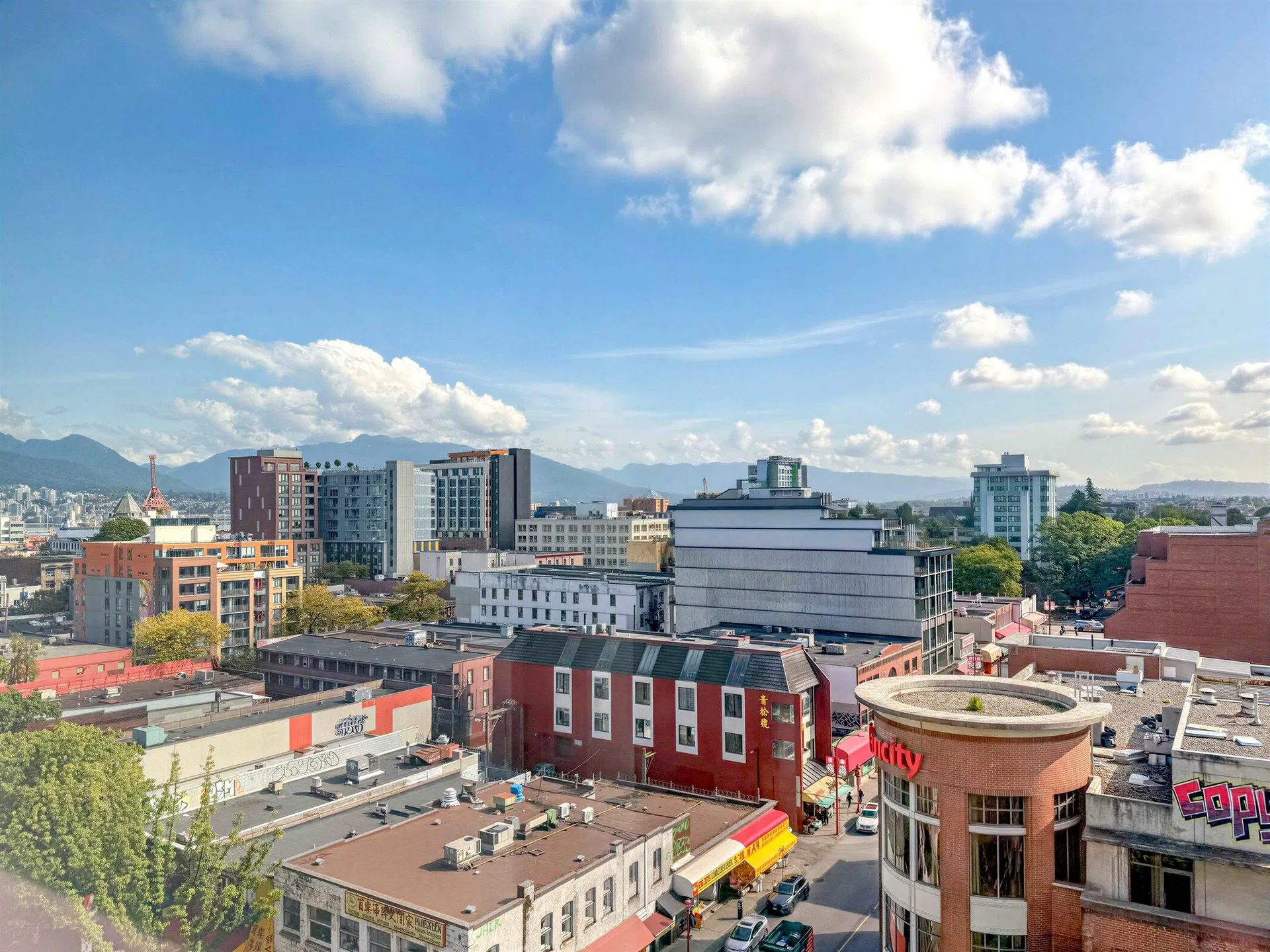 Photo 4 of 34 at #1608 – 188 Keefer Street