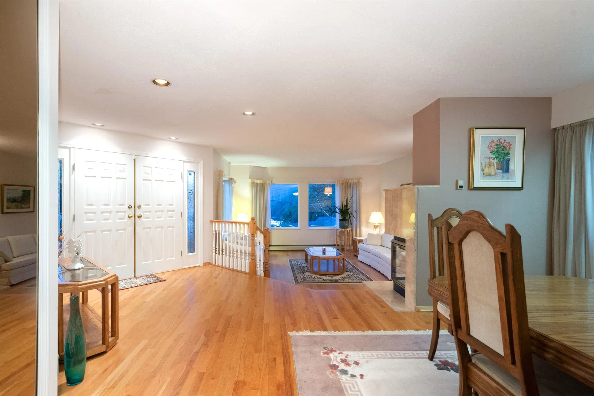 Photo 2 of 40 at 6440 Rosebery Avenue
