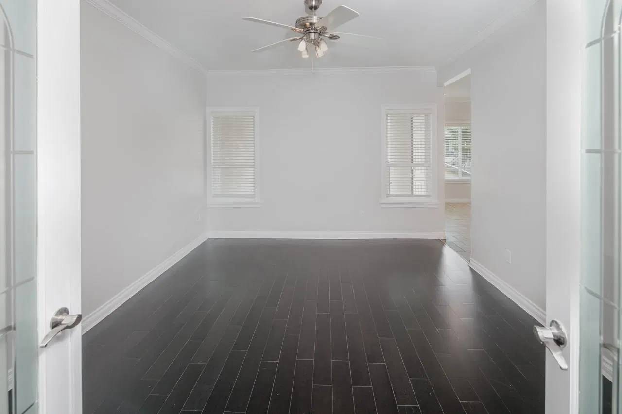 Photo 4 of 18 at 13479 98a Avenue