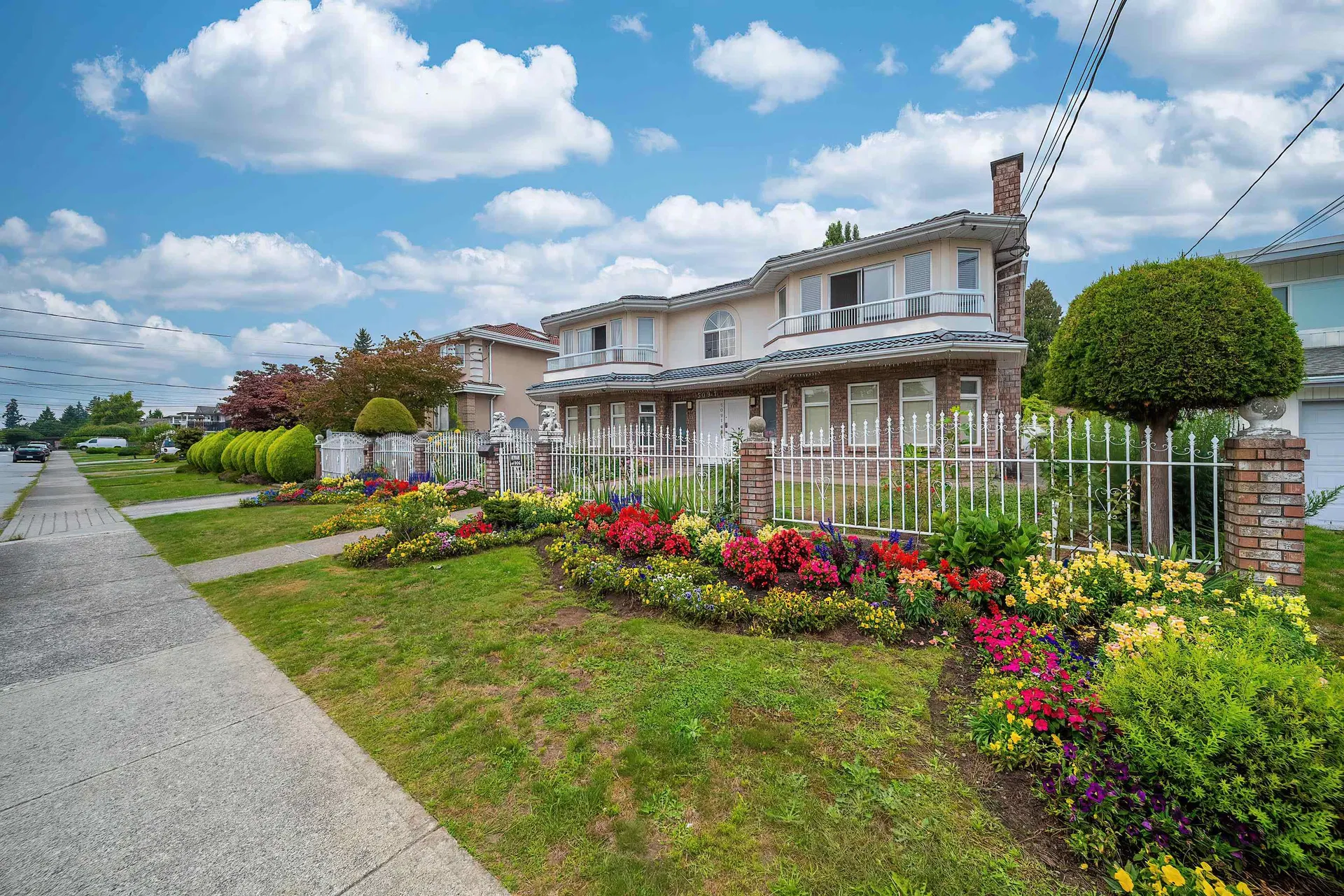 Photo 3 of 40 at 5091 Sidley Street