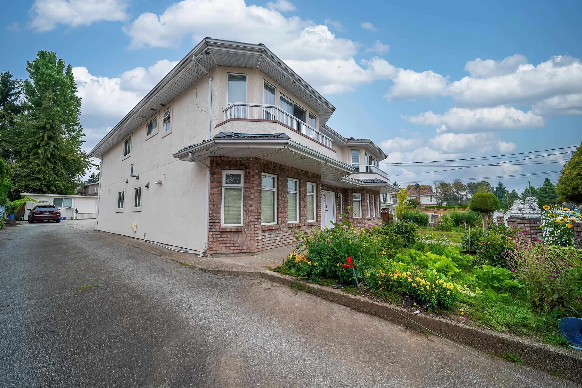 Photo 5 of 40 at 5091 Sidley Street