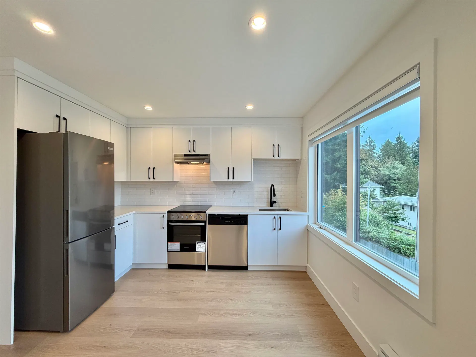 Photo 3 of 11 at LANEWAY – 1150 Charland Avenue