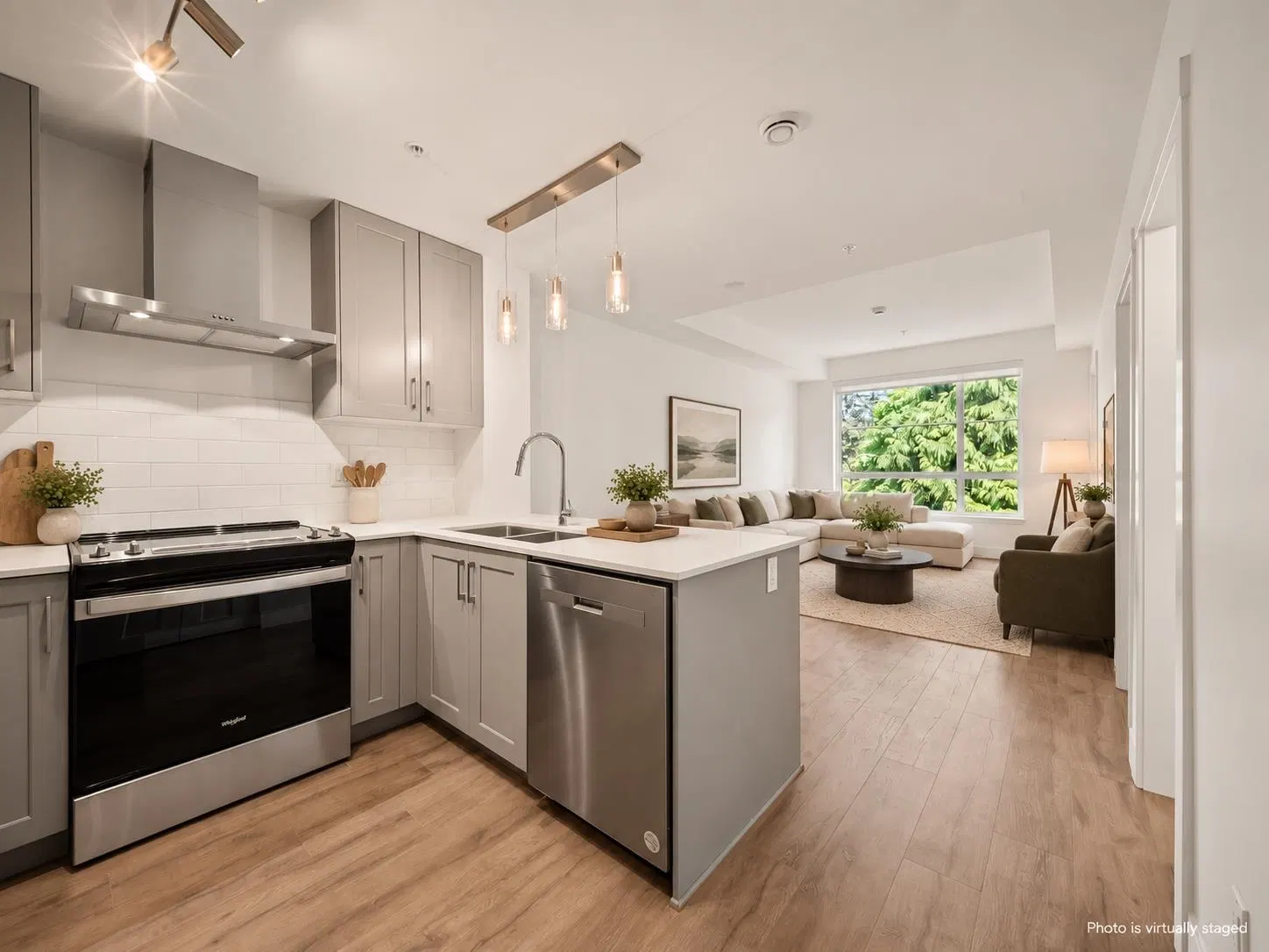 Photo 3 of 36 at #306 – 6338 King George Boulevard