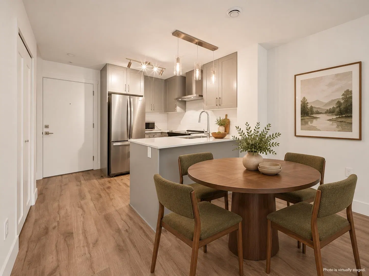 Photo 4 of 36 at #306 – 6338 King George Boulevard