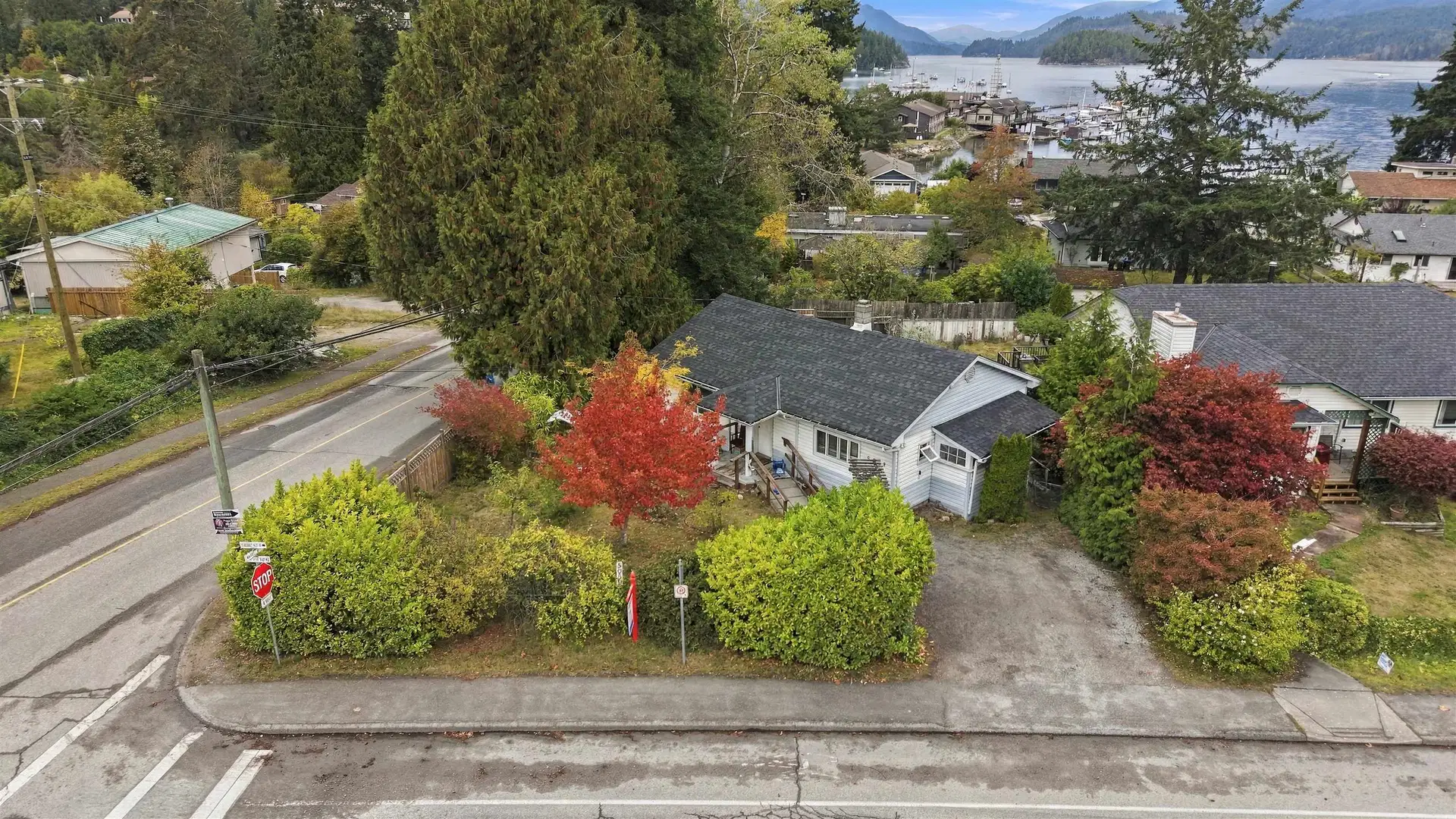5689 Porpoise Bay Road