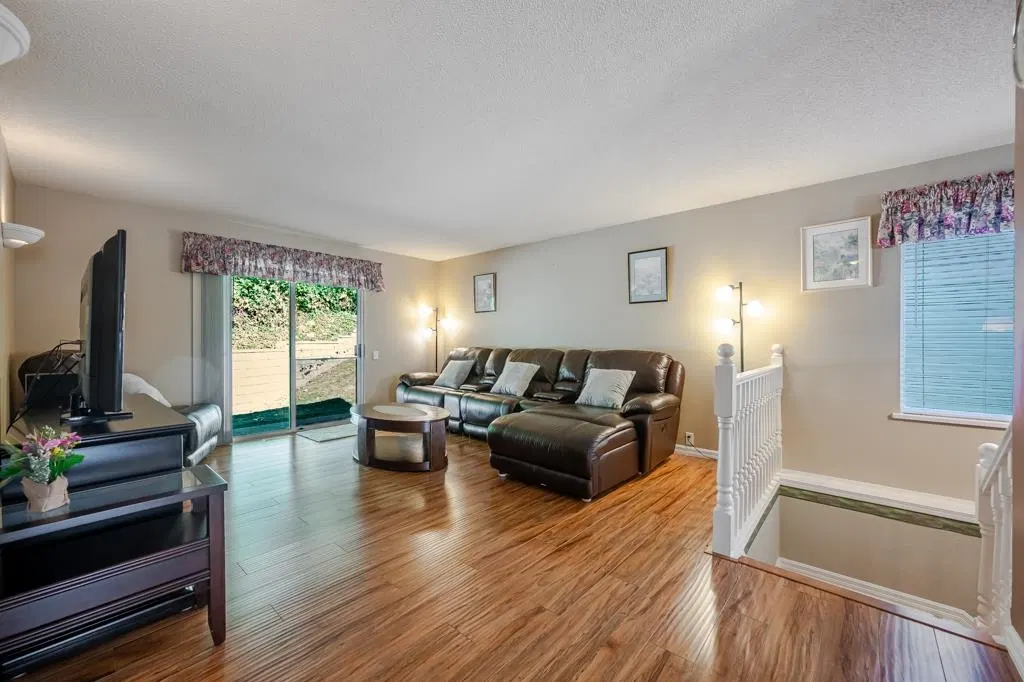 Photo 3 of 40 at #4 – 3051 Crossley Drive
