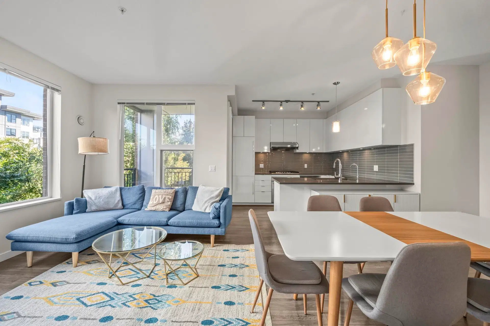 #215 – 9311 Alexandra Road