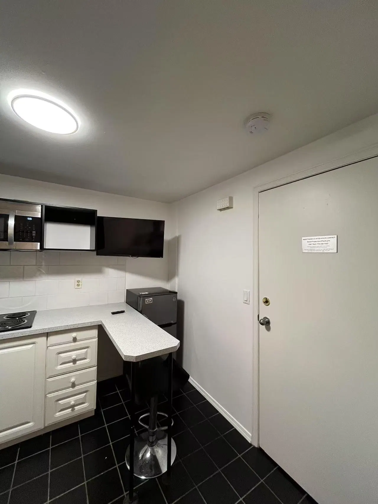 Photo 2 of 8 at #5 – 1517 Comox Street