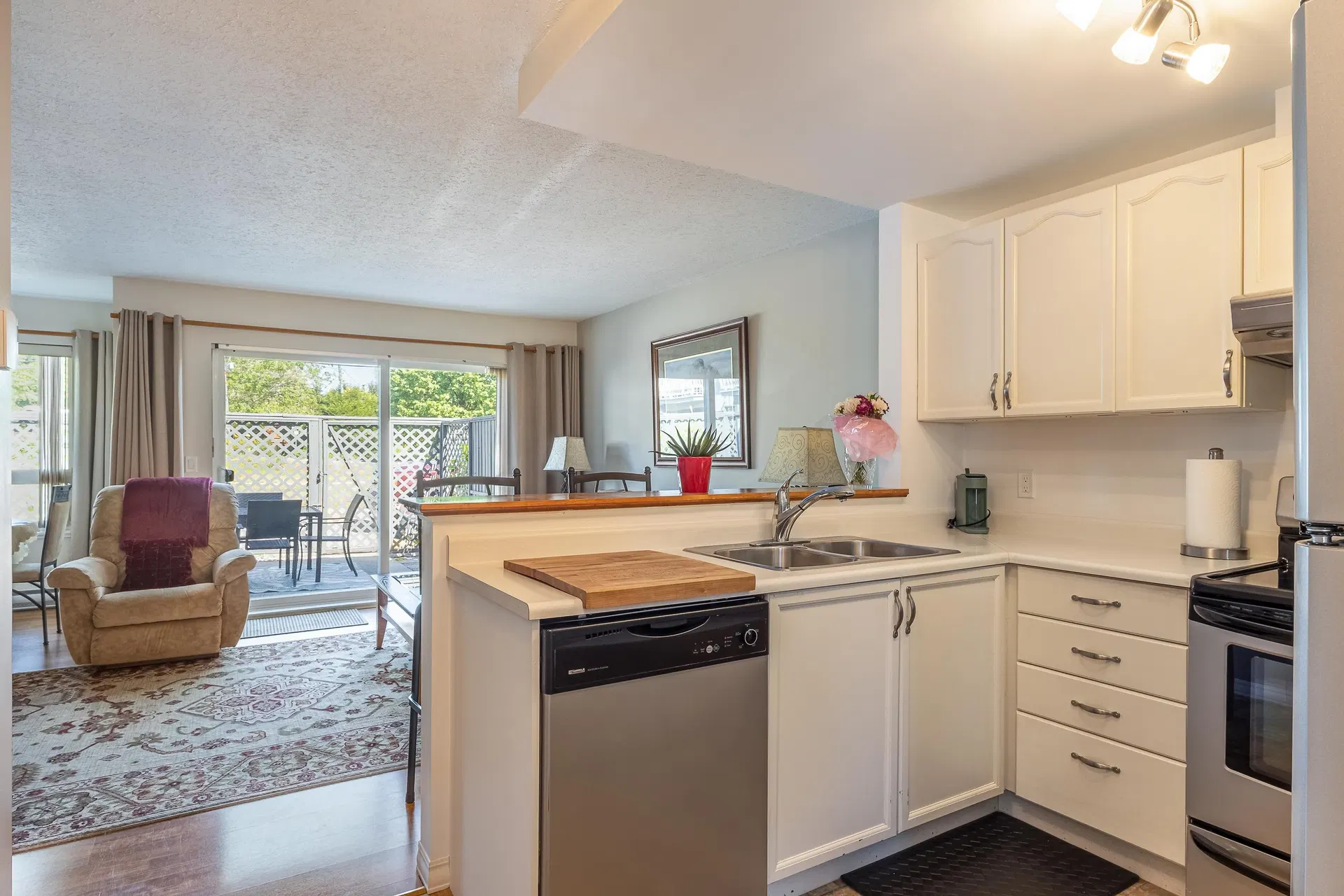 Photo 5 of 30 at #24 – 5761 Wharf Avenue