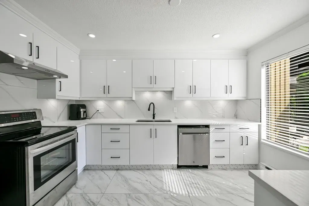 Photo 4 of 40 at #2 – 2998 Mouat Drive