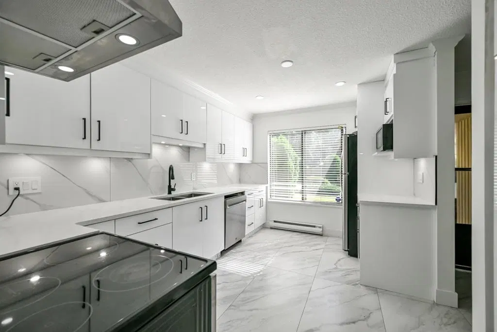 Photo 5 of 40 at #2 – 2998 Mouat Drive
