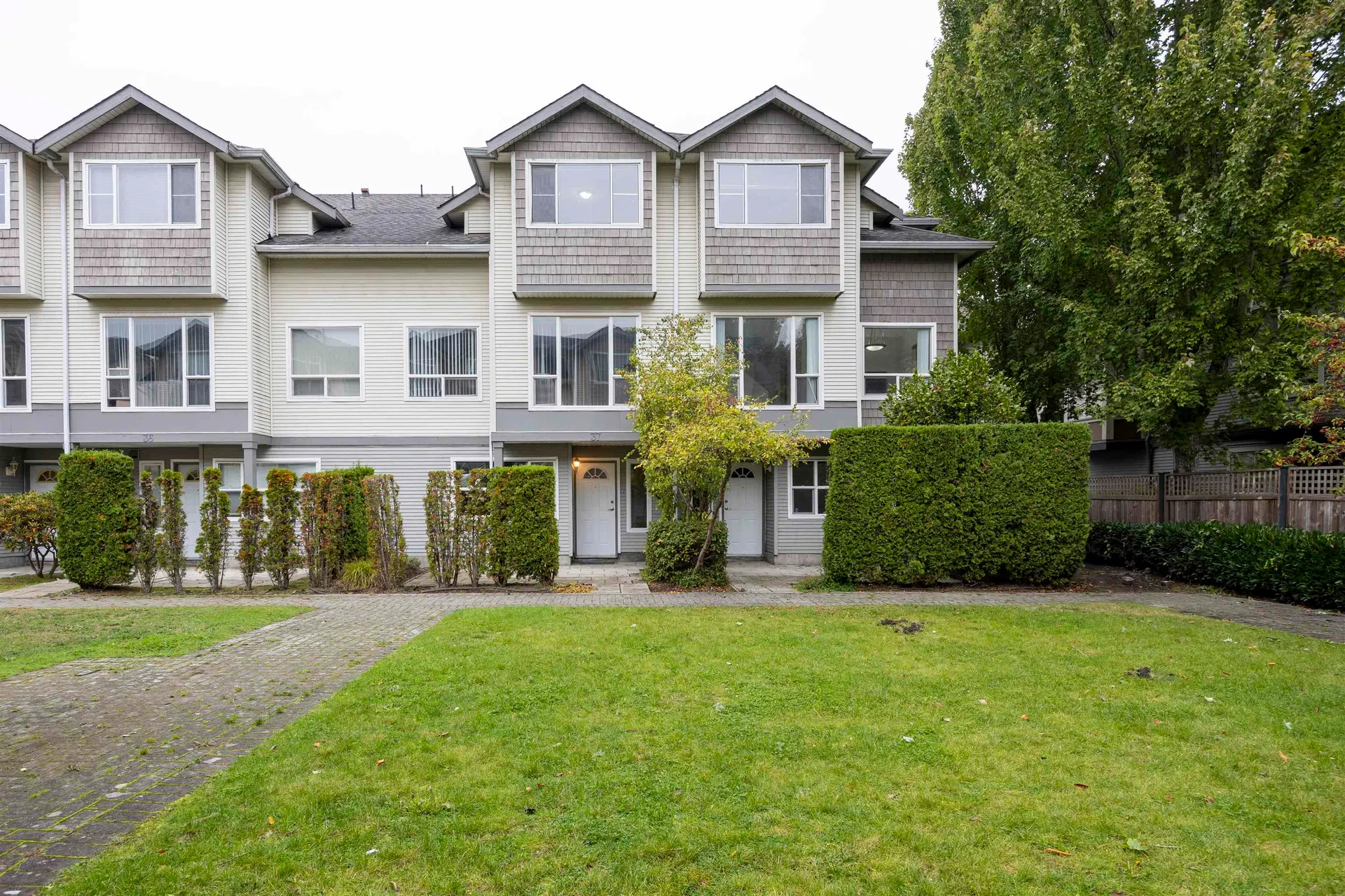 Photo 2 of 33 at #37 – 5900 Muir Drive