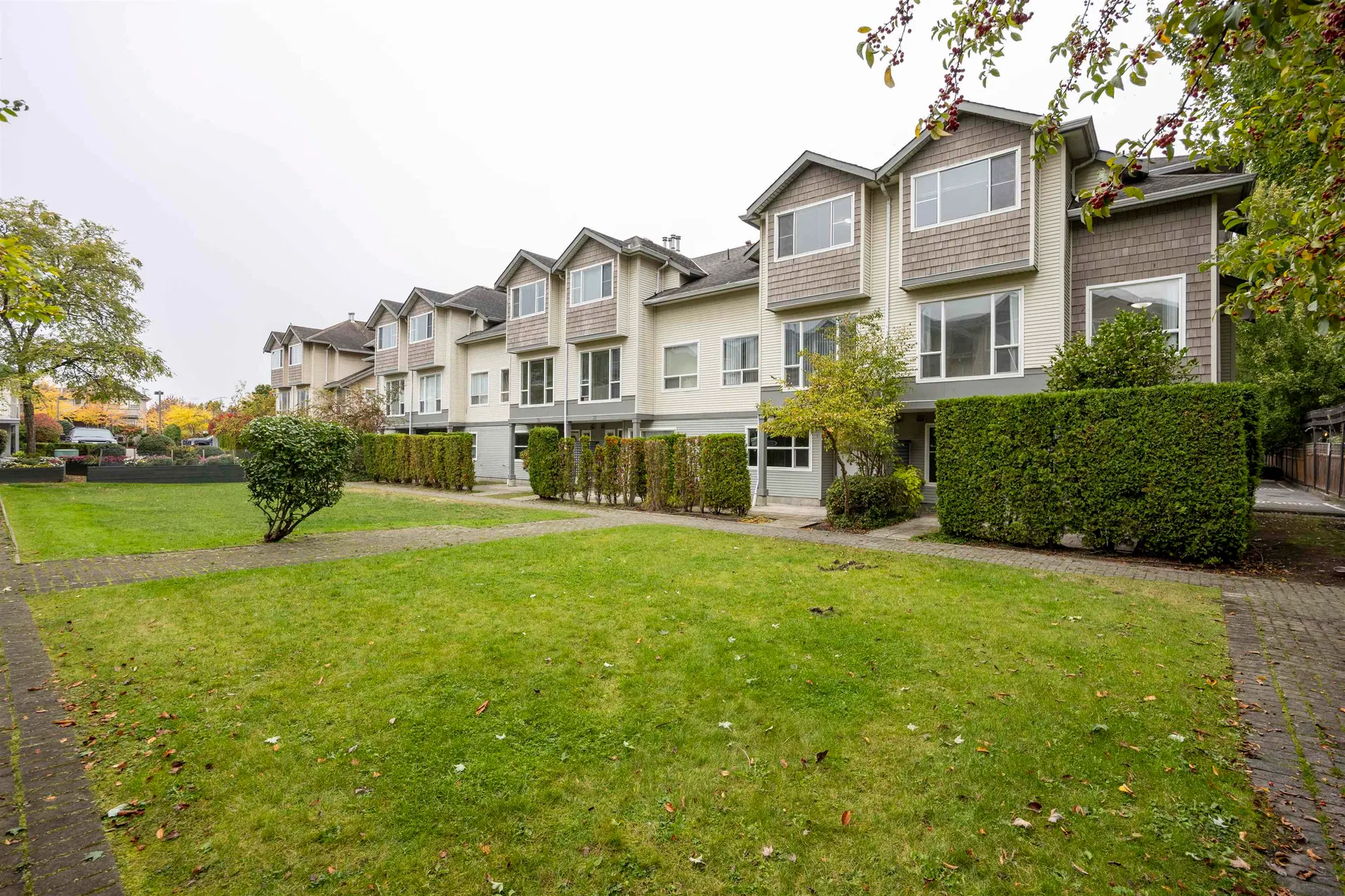 Photo 3 of 33 at #37 – 5900 Muir Drive