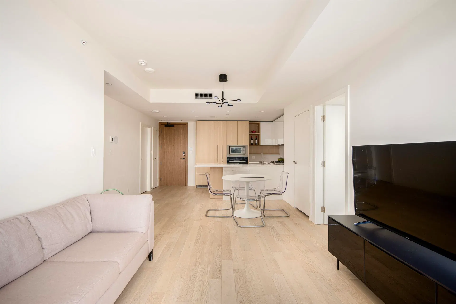 Photo 5 of 30 at #406 – 6833 Pearson Way