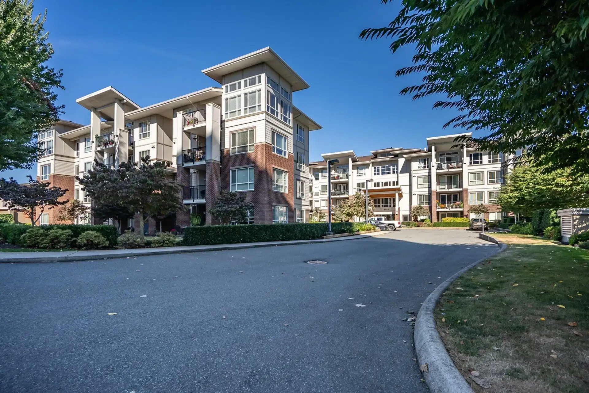 #403 – 3192 Gladwin Road