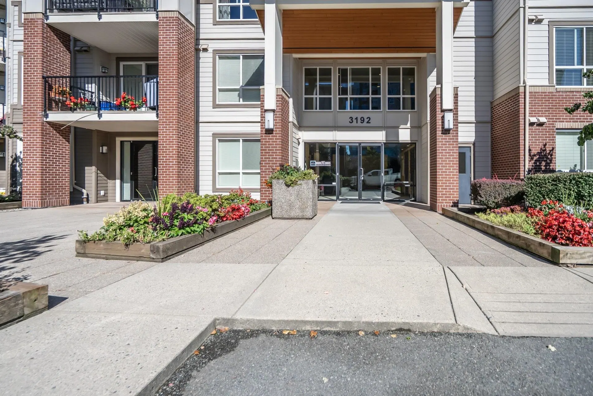 Photo 3 of 31 at #403 – 3192 Gladwin Road