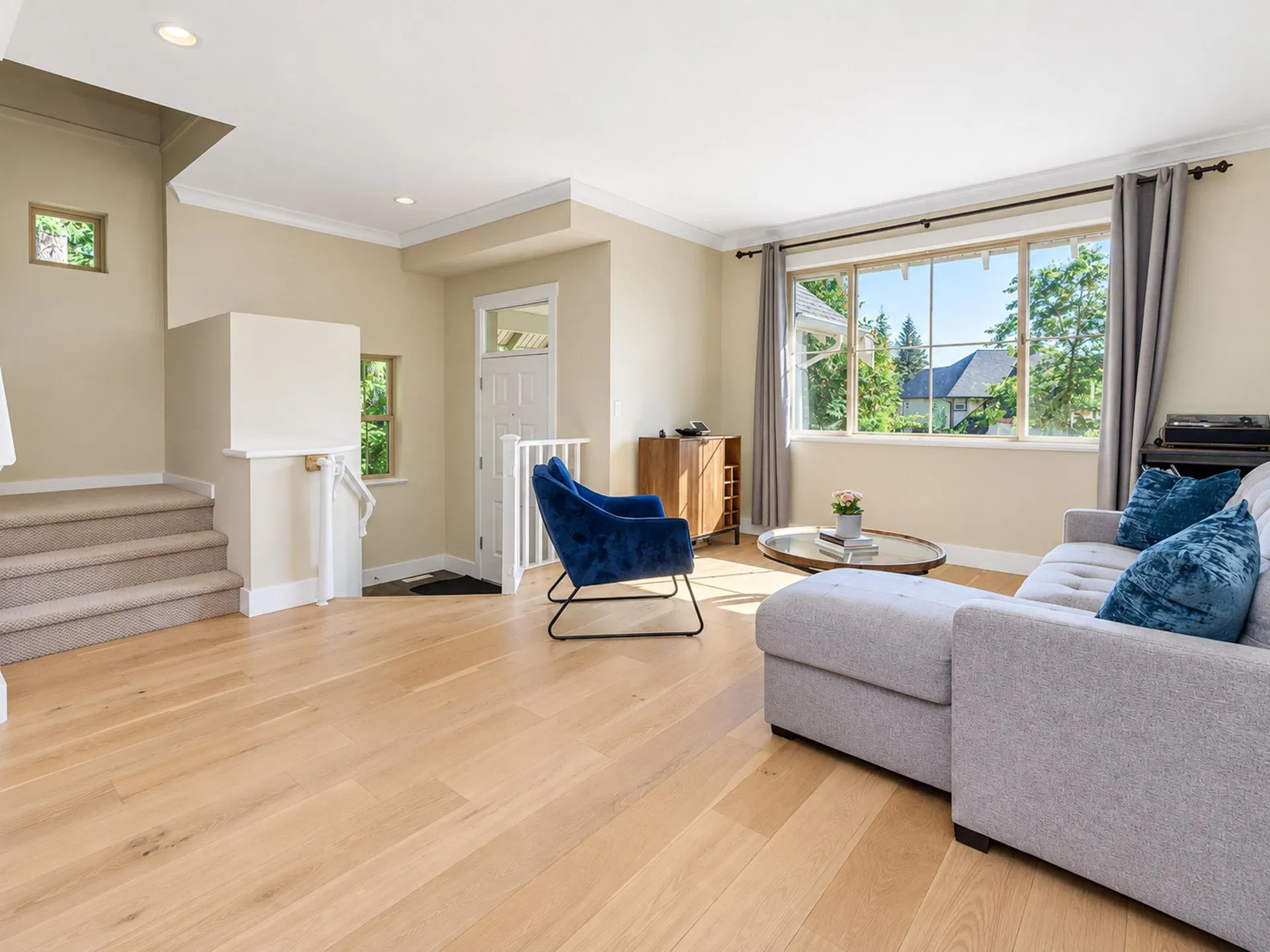 Photo 2 of 37 at 167 Fernway Drive
