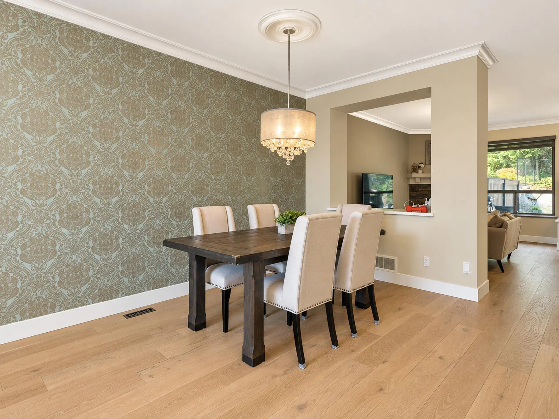 Photo 5 of 37 at 167 Fernway Drive