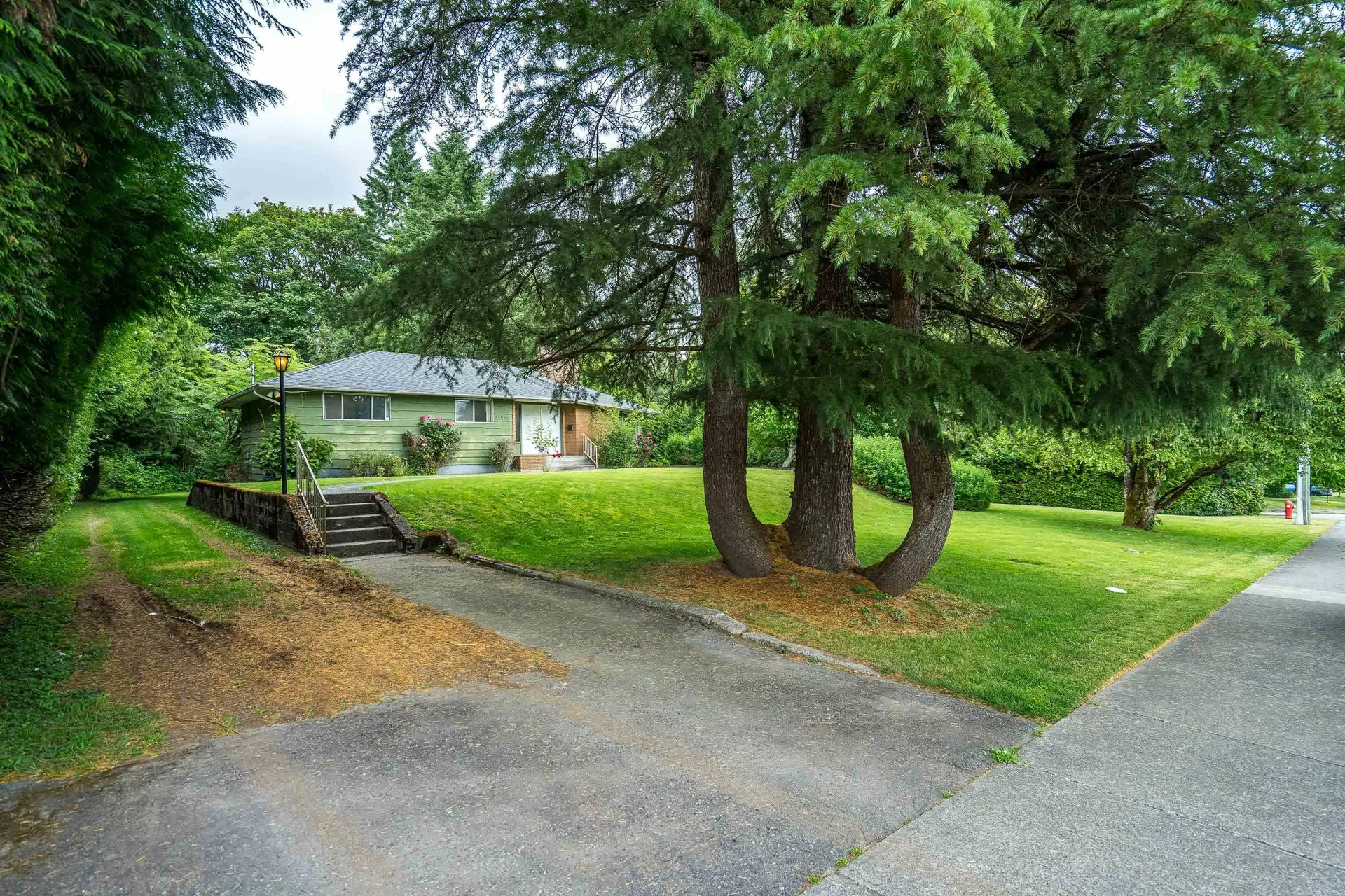 Photo 2 of 26 at 15875 101a Avenue