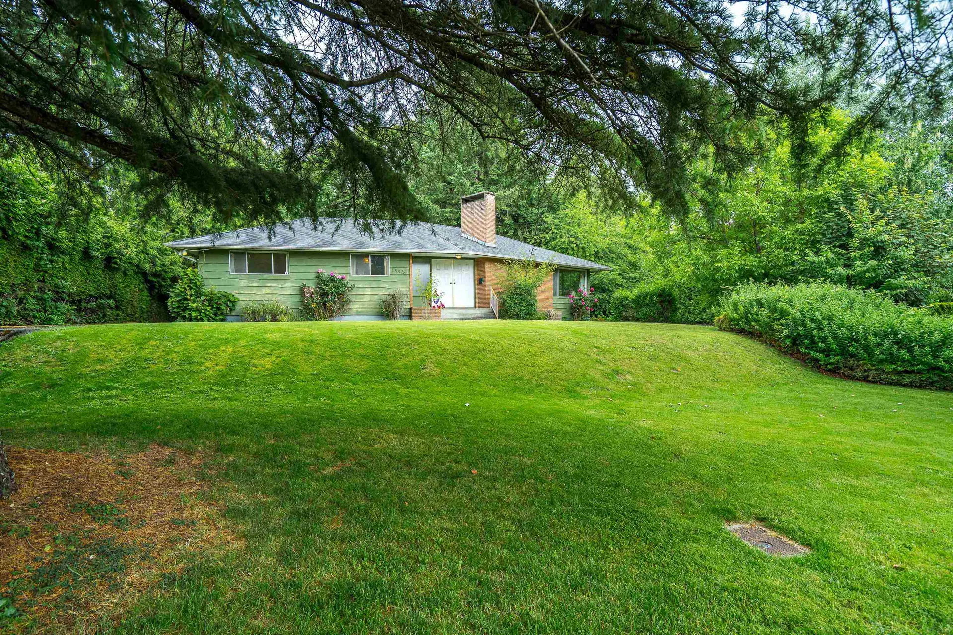 Photo 5 of 26 at 15875 101a Avenue