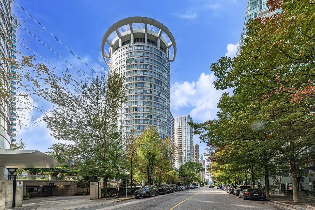 #1203 – 1288 Alberni Street