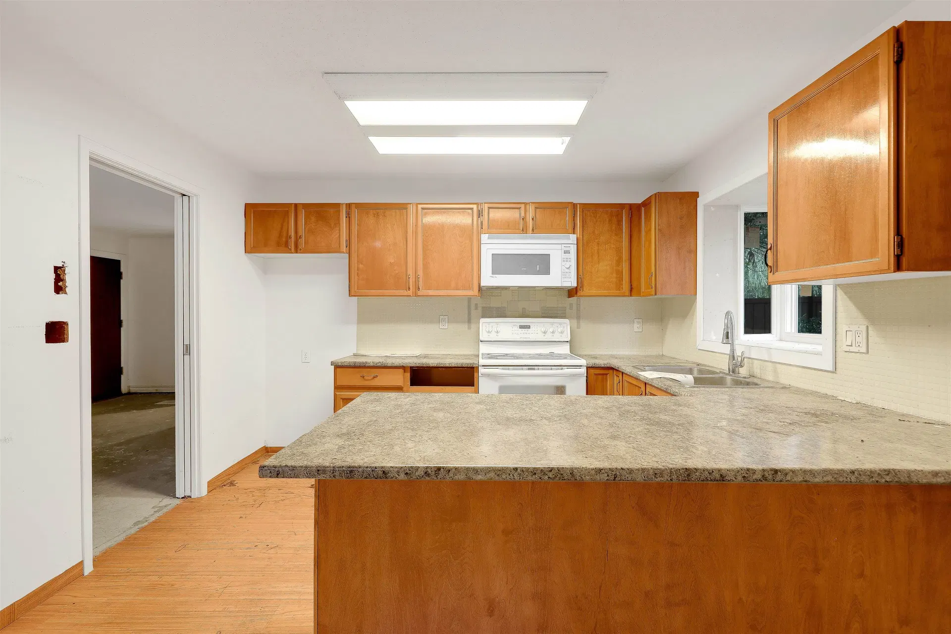 Photo 3 of 38 at #101 – 13858 102 Avenue