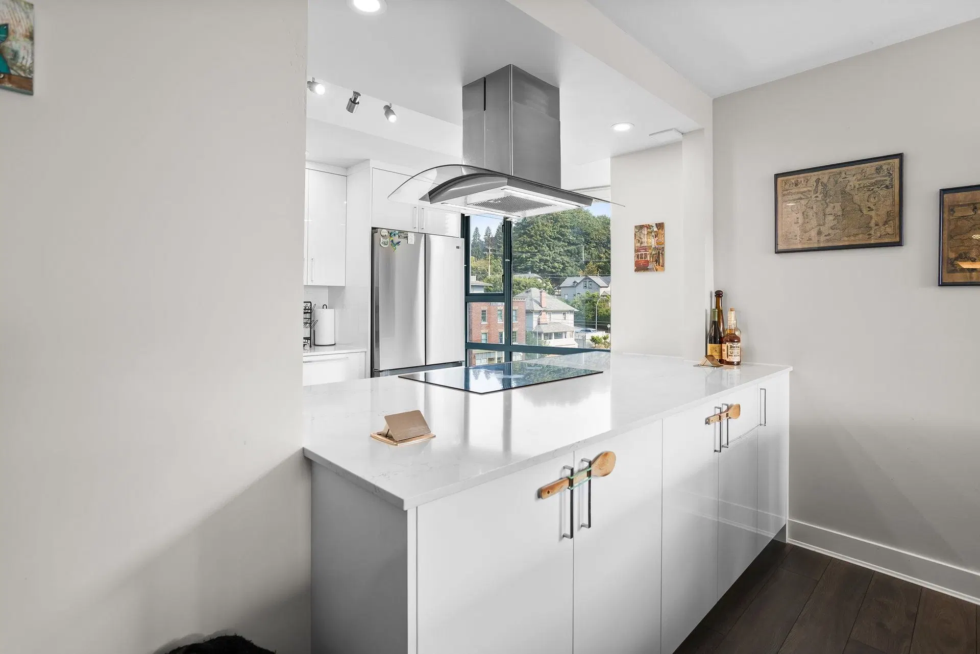 Photo 4 of 33 at #601 – 98 Tenth Street