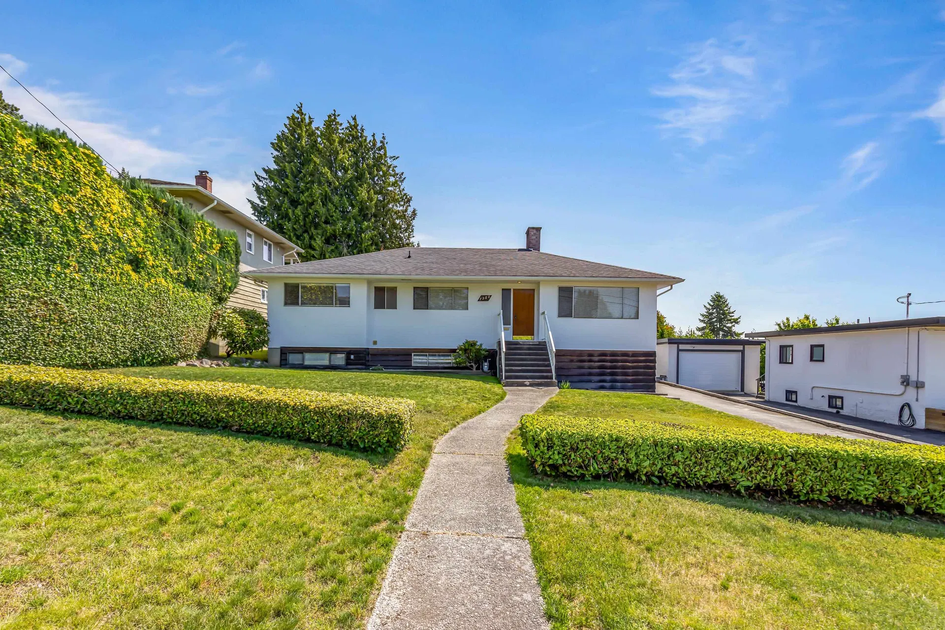 Photo 5 of 35 at 7988 Sussex Avenue
