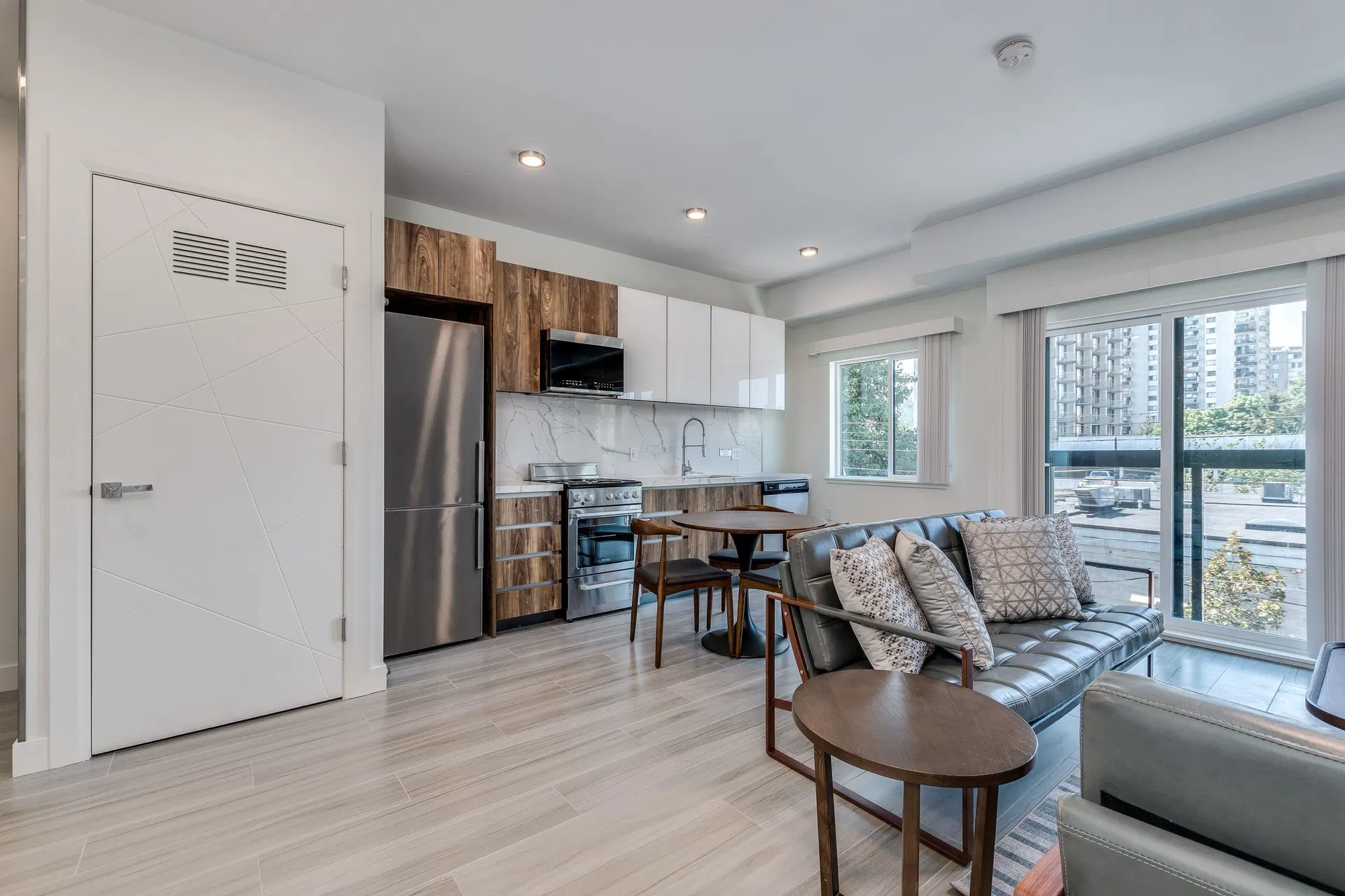 Photo 3 of 20 at #206 – 1168 Pendrell