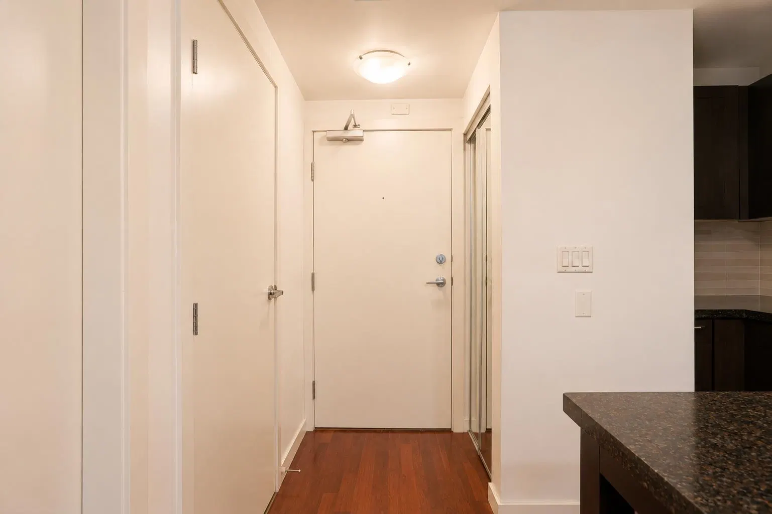 Photo 3 of 25 at #201 – 538 Smithe Street
