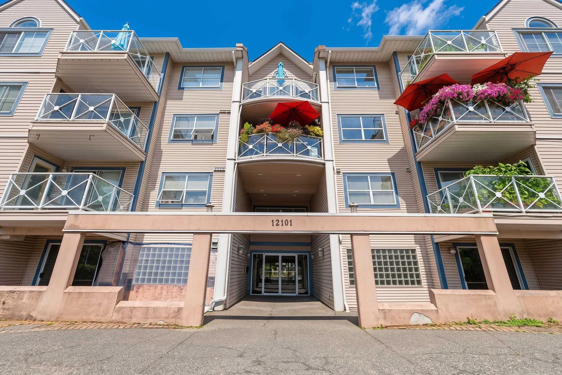 Photo 1 of 32 at #202 – 12101 80 Avenue