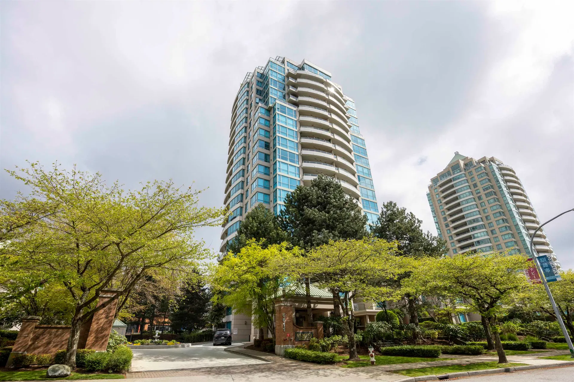 Photo 1 of 24 at #501 – 6611 Southoaks Crescent