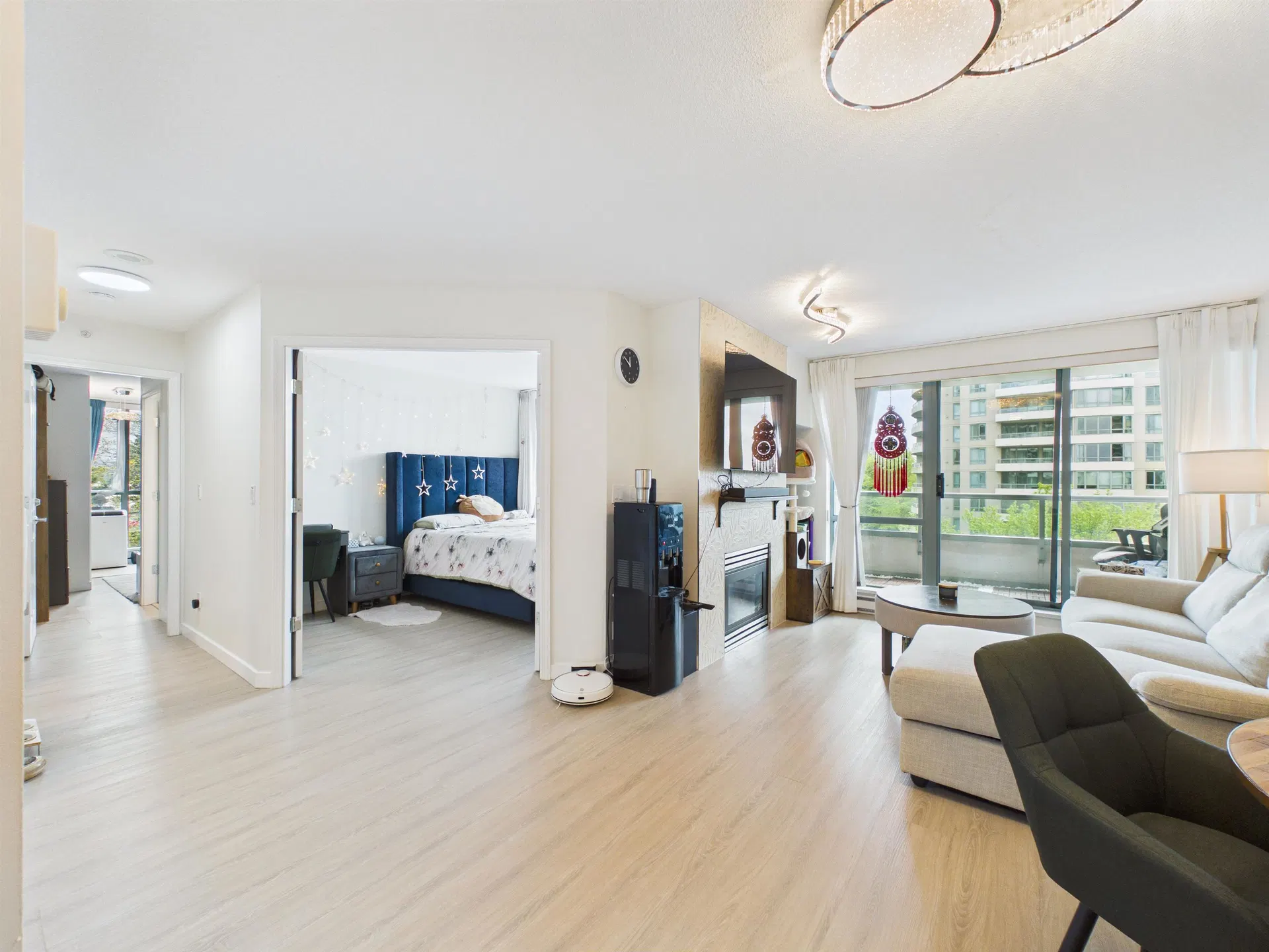 Photo 2 of 24 at #501 – 6611 Southoaks Crescent