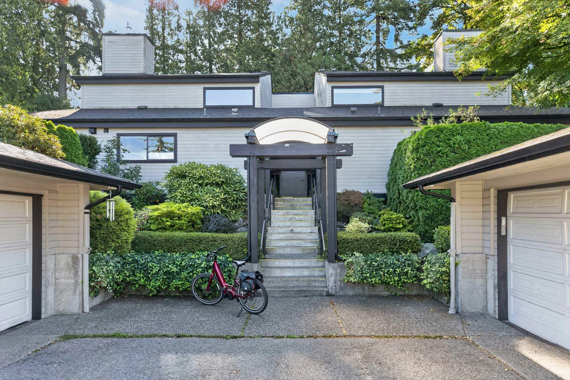 Photo 2 of 40 at 3626 Nico Wynd Drive
